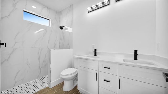 4991 Fairway CT, Lehigh Acres, FL 33973