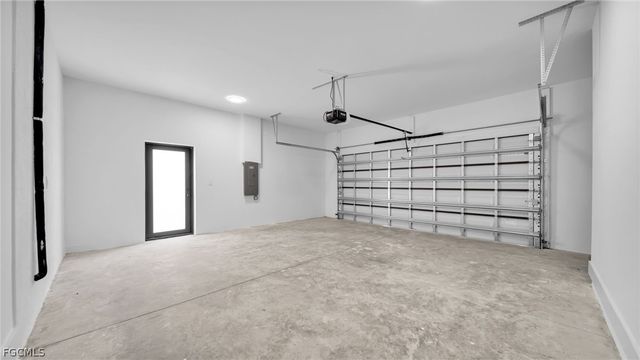 4991 Fairway CT, Lehigh Acres, FL 33973