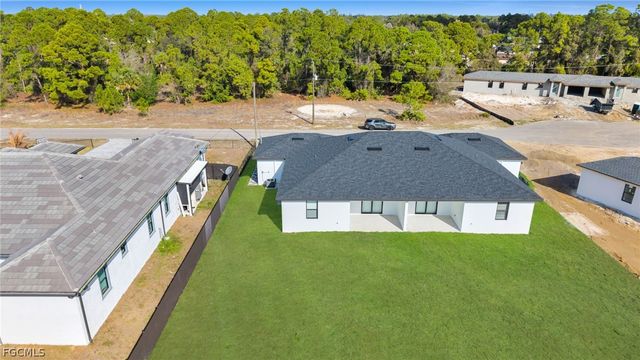 4991 Fairway CT, Lehigh Acres, FL 33973