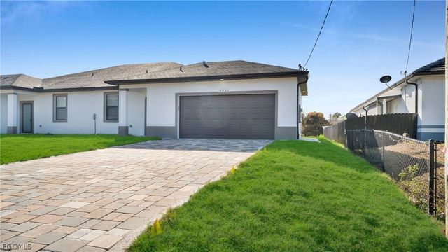 4991 Fairway CT, Lehigh Acres, FL 33973