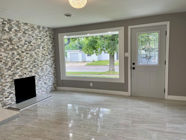 3730 W Kaul AVENUE, Milwaukee, WI 53209