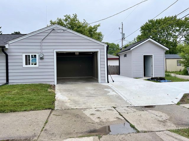 3730 W Kaul AVENUE, Milwaukee, WI 53209