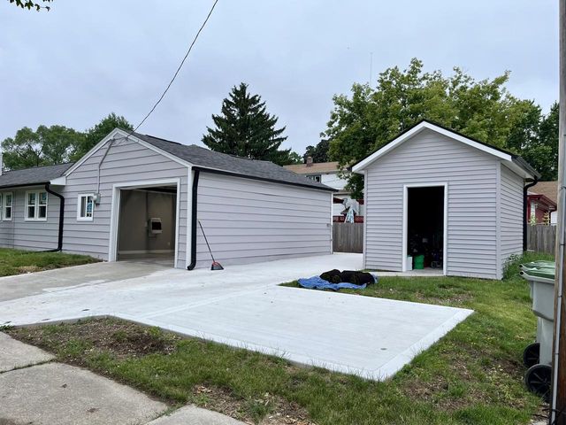 3730 W Kaul AVENUE, Milwaukee, WI 53209