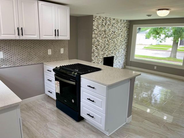 3730 W Kaul AVENUE, Milwaukee, WI 53209