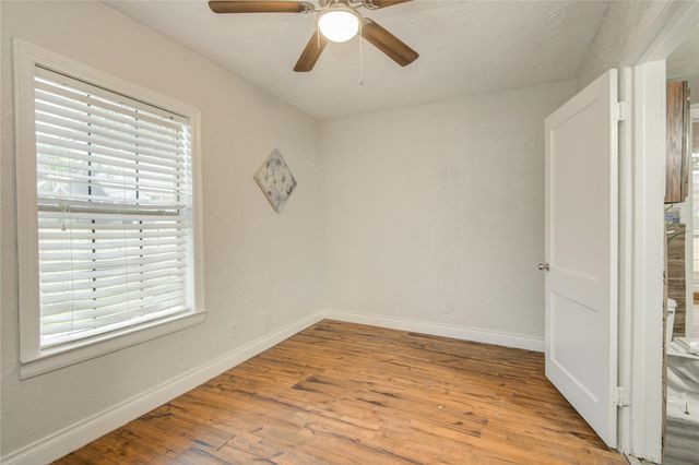 911 Wooding Street, Houston, TX 77011
