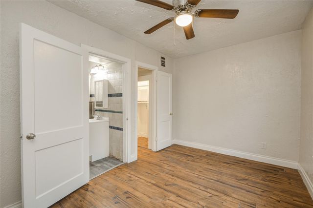 911 Wooding Street, Houston, TX 77011