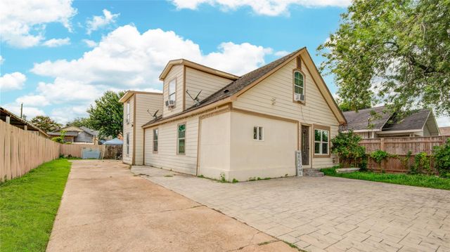 911 Wooding Street, Houston, TX 77011