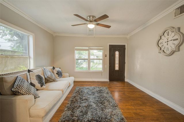 911 Wooding Street, Houston, TX 77011