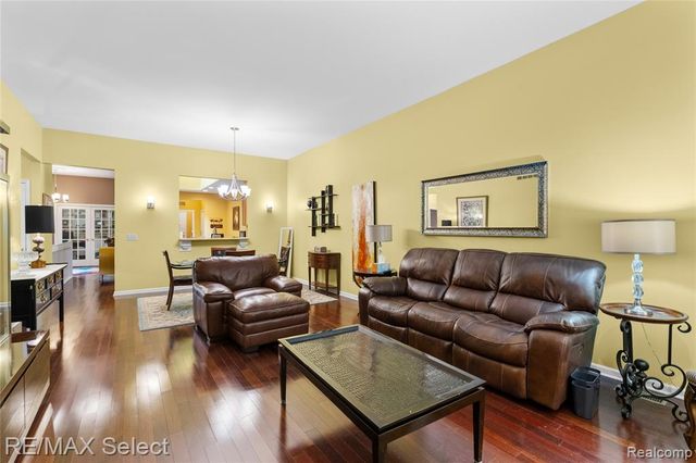 5664 Murphy Court, Warren, MI 48092