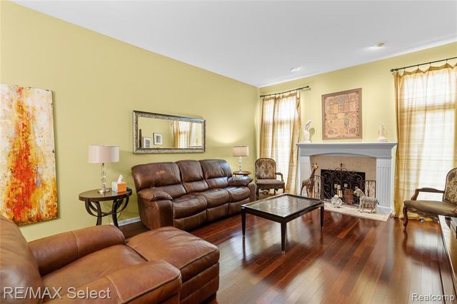 5664 Murphy Court, Warren, MI 48092