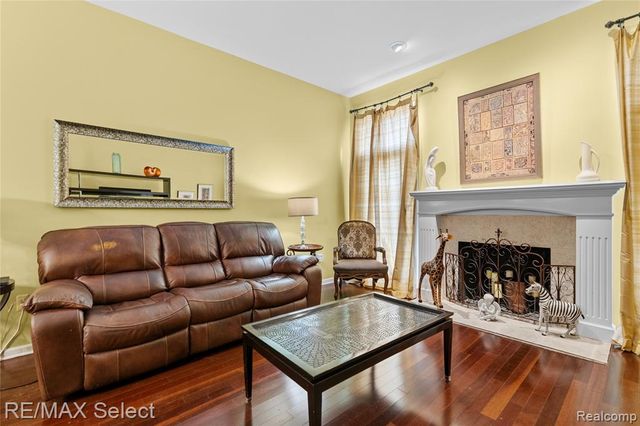 5664 Murphy Court, Warren, MI 48092