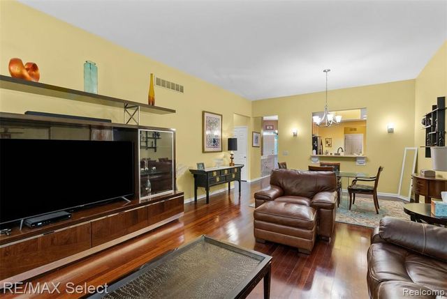 5664 Murphy Court, Warren, MI 48092