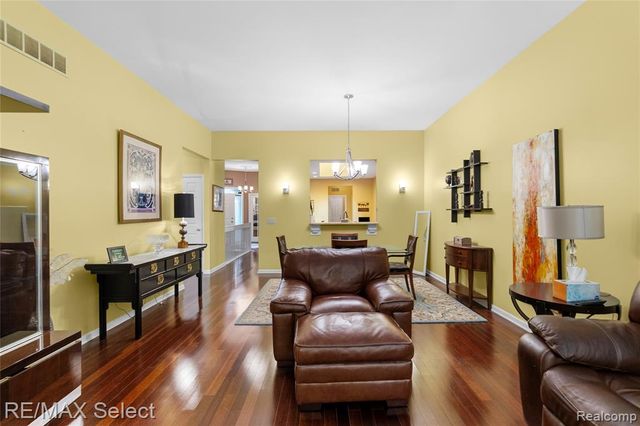 5664 Murphy Court, Warren, MI 48092