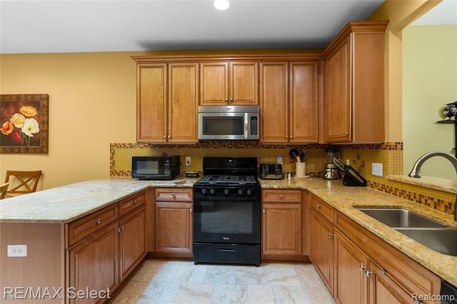 5664 Murphy Court, Warren, MI 48092