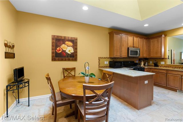 5664 Murphy Court, Warren, MI 48092