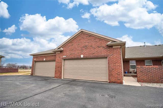 5664 Murphy Court, Warren, MI 48092