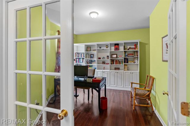 5664 Murphy Court, Warren, MI 48092