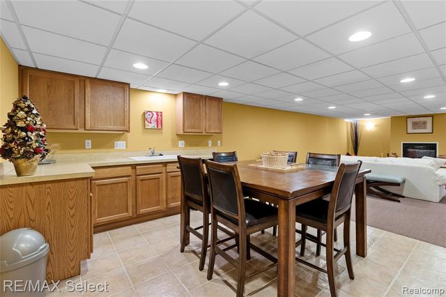 5664 Murphy Court, Warren, MI 48092