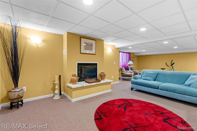 5664 Murphy Court, Warren, MI 48092