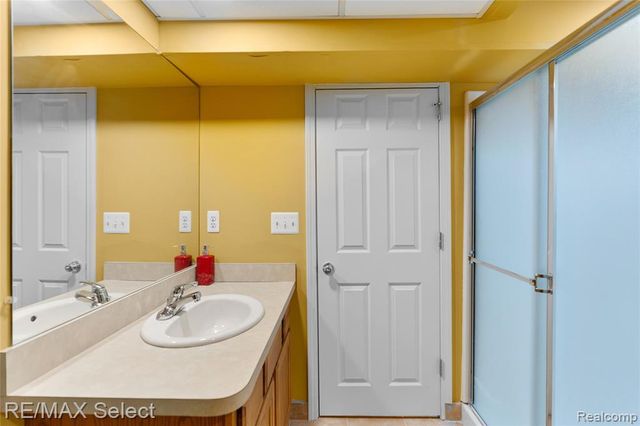 5664 Murphy Court, Warren, MI 48092