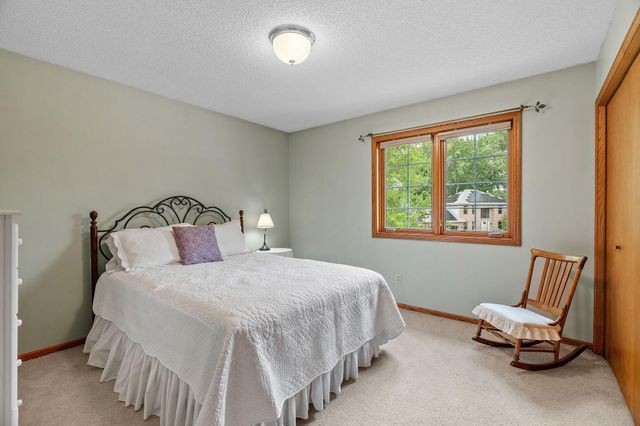 6427 Deerwood Lane, Lino Lakes, MN 55014