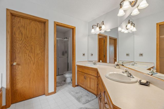 6427 Deerwood Lane, Lino Lakes, MN 55014