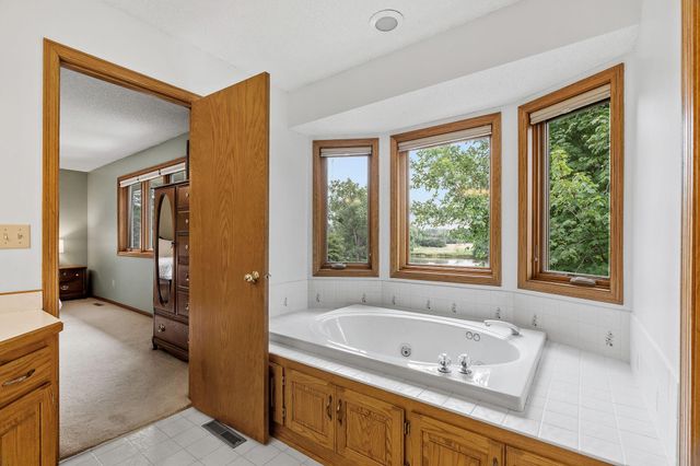 6427 Deerwood Lane, Lino Lakes, MN 55014