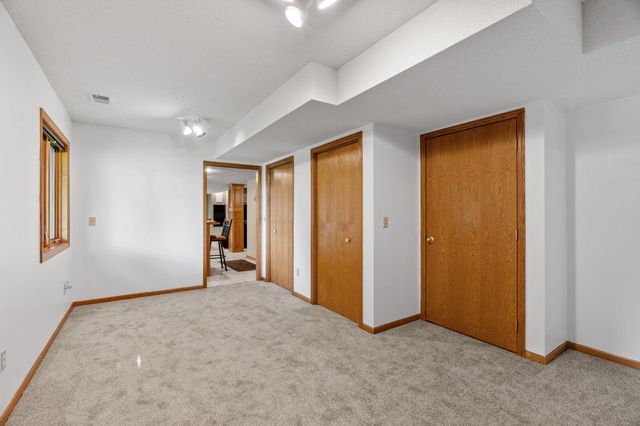 6427 Deerwood Lane, Lino Lakes, MN 55014
