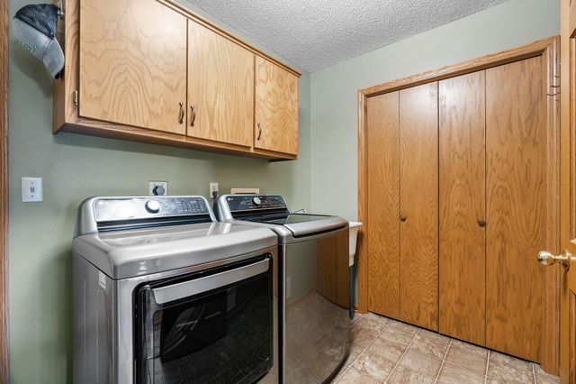 6427 Deerwood Lane, Lino Lakes, MN 55014