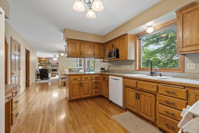 6427 Deerwood Lane, Lino Lakes, MN 55014