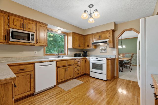 6427 Deerwood Lane, Lino Lakes, MN 55014