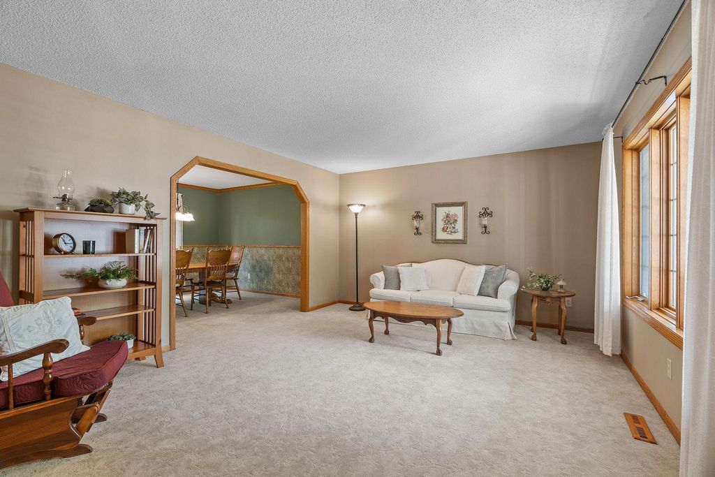 6427 Deerwood Lane, Lino Lakes, MN 55014 — photo 2