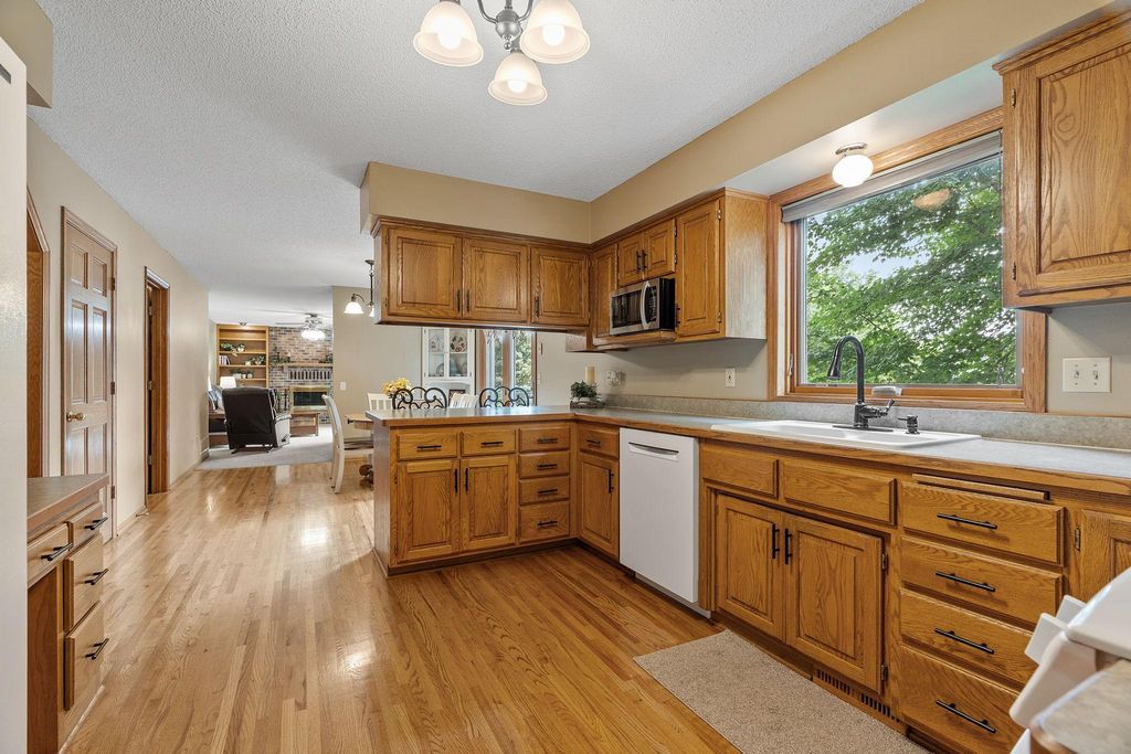 6427 Deerwood Lane, Lino Lakes, MN 55014 — photo 5