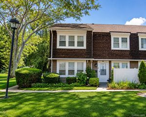 6 Whalers Cove, Babylon, NY 11702