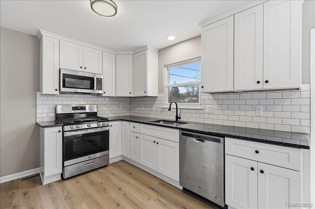 2160 Phillips Road, Auburn Hills, MI 48326