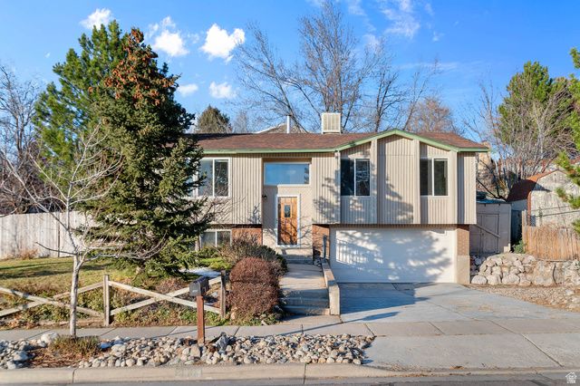 2333 E CLIFF SWALLOW DR, Sandy, UT 84093