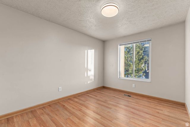 2333 E CLIFF SWALLOW DR, Sandy, UT 84093