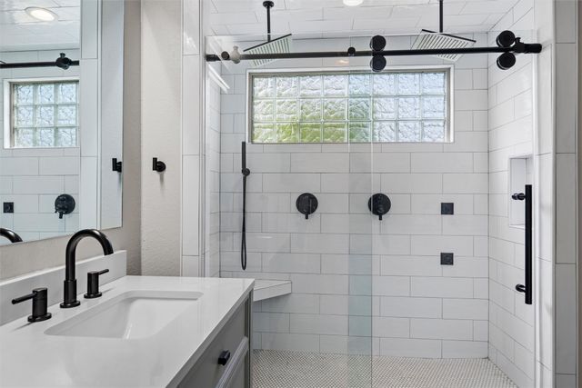 6341 Kenwick Avenue, Fort Worth, TX 76116