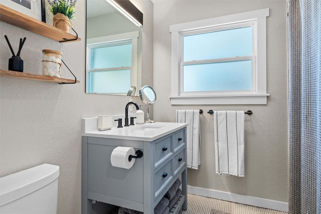 6341 Kenwick Avenue, Fort Worth, TX 76116