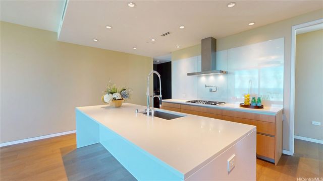 1118 Ala Moana Boulevard 1606, Honolulu, HI 96814