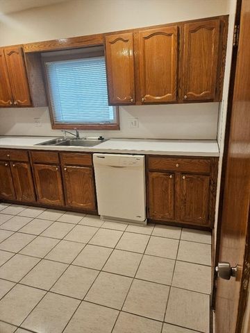 32 Valley 1, Everett, MA 02149