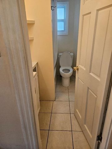 32 Valley 1, Everett, MA 02149