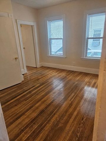 32 Valley 1, Everett, MA 02149