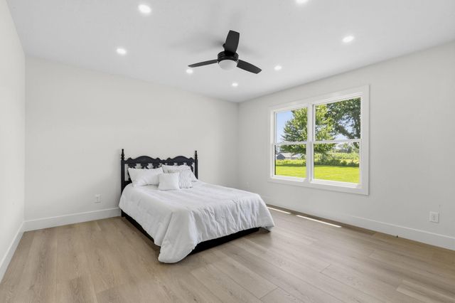 20872 State Line Road, Edwardsburg, MI 49112