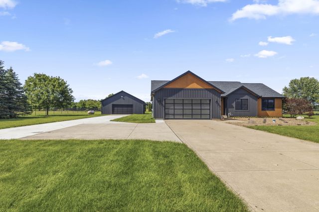 20872 State Line Road, Edwardsburg, MI 49112