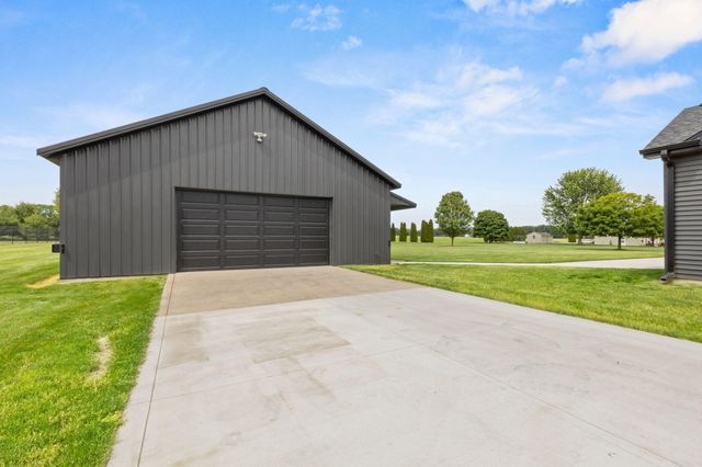 20872 State Line Road, Edwardsburg, MI 49112
