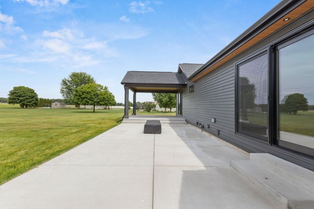 20872 State Line Road, Edwardsburg, MI 49112