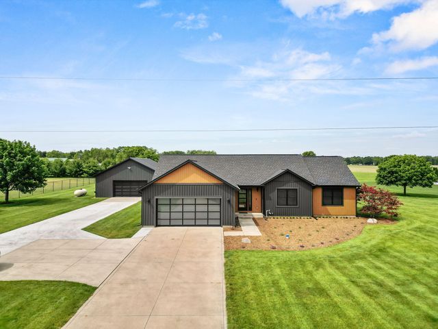 20872 State Line Road, Edwardsburg, MI 49112