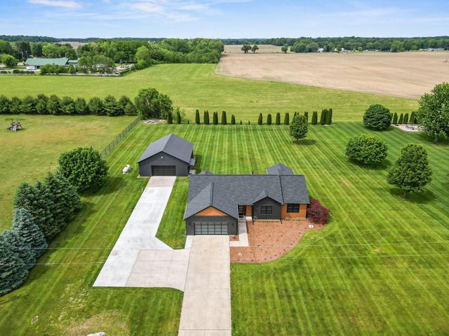20872 State Line Road, Edwardsburg, MI 49112