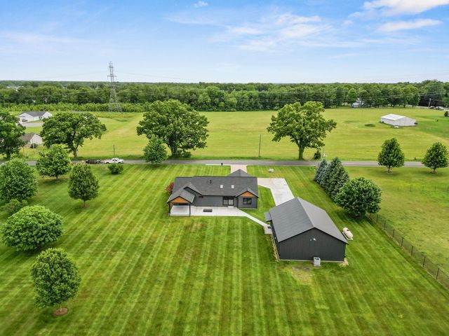 20872 State Line Road, Edwardsburg, MI 49112